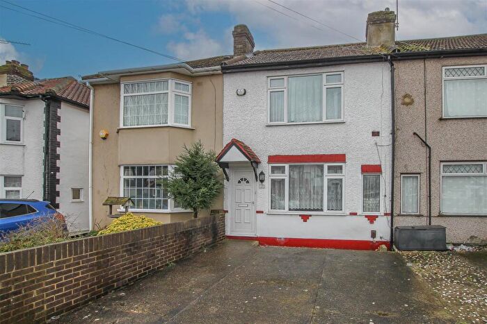 3 Bedroom Terraced House For Sale In Heaton Avenue, Romford, RM3
