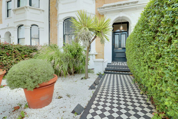4 Bedroom Terraced House To Rent In Park Road, Westcliff-on-sea, SS0
