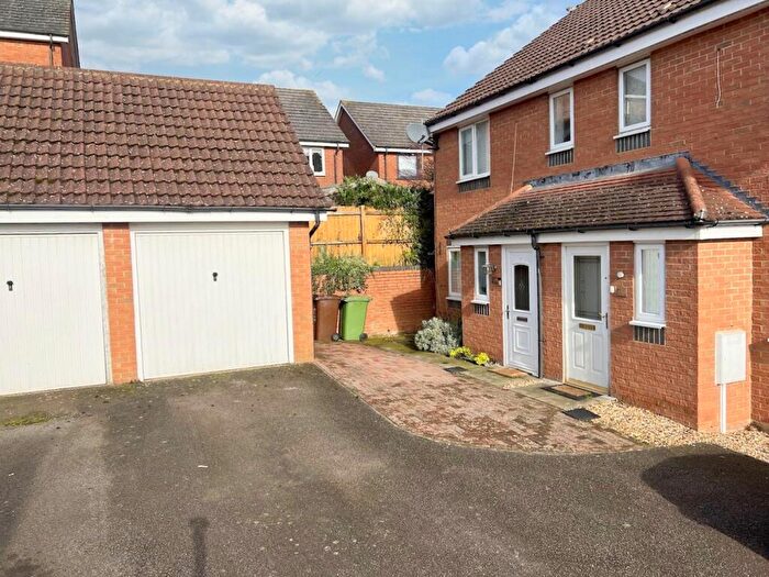 3 Bedroom Terraced House For Sale In Violet Close, Oakley Vale, Corby, NN18