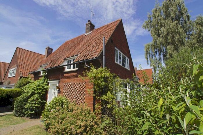 3 Bedroom Detached House To Rent In Lytton Gardens, Welwyn Garden City, AL8