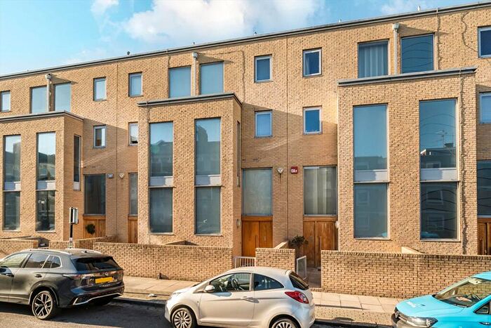 4 Bedroom House For Sale In Ilminster Gardens, Clapham Junction, SW11