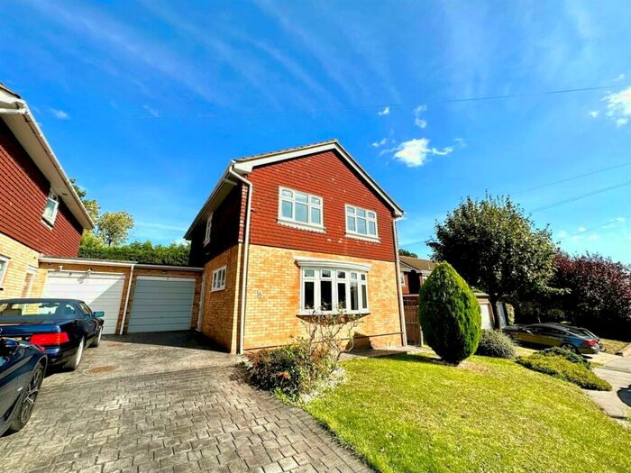 4 Bedroom Detached House To Rent In Denver Close, Orpington, BR6