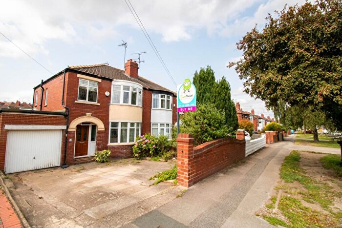 3 Bedroom Semi-Detached House For Sale In Ring Road, Halton, Leeds, West Yorkshire, LS15