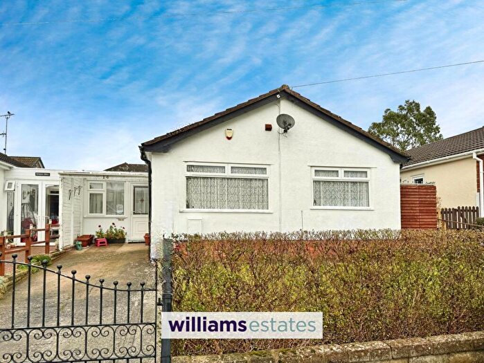2 Bedroom Detached Bungalow For Sale In Garwyn Avenue, Prestatyn, LL19