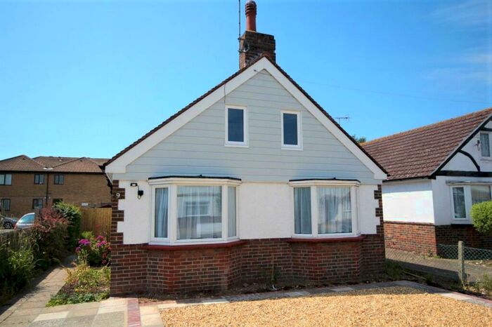 3 Bedroom Bungalow To Rent In Culver Road, Lancing, West Sussex, BN15