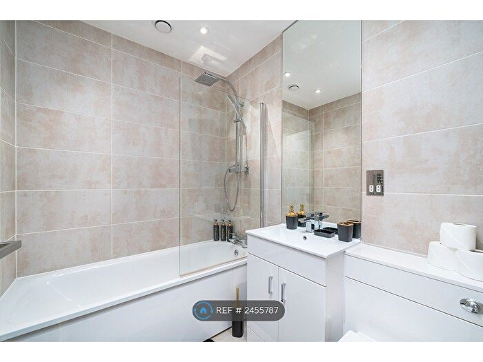 2 Bedroom Flat To Rent In Broadway House, Bromley, BR1