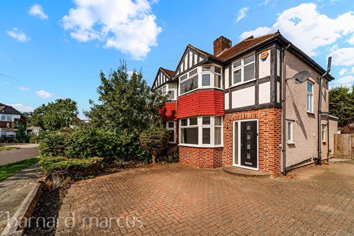 3 Bedroom Semi-Detached House For Sale In Bargate Close, New Malden, KT3