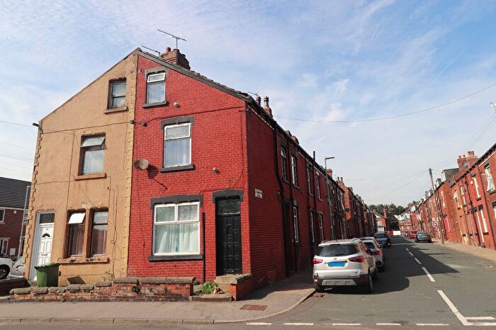 4 Bedroom End Of Terrace House To Rent In Claremont Place, Leeds, West Yorkshire, LS12
