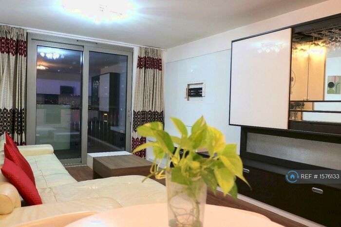 2 Bedroom Flat To Rent In Waterside Heights, London, E16