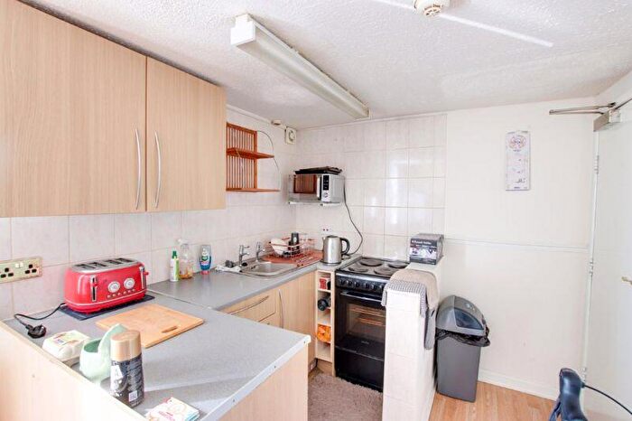 1 Bedroom Flat To Rent In Timbrell Street, Trowbridge, BA14