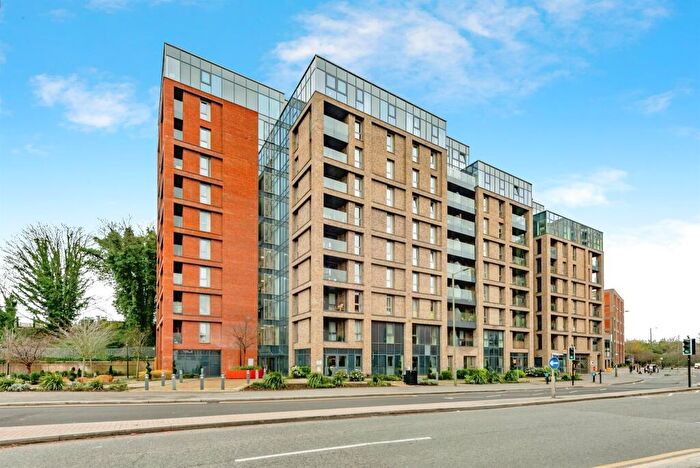 1 Bedroom Apartment For Sale In Marketfield Way, Redhill, RH1