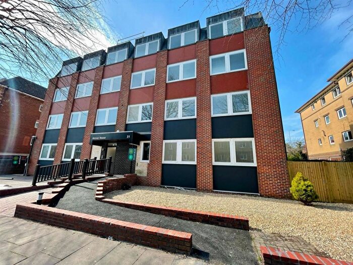 2 Bedroom Flat To Rent In St. Leonards Road, Eastbourne, BN21