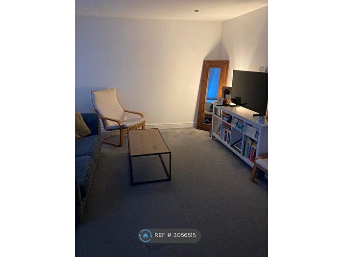 1 Bedroom Flat To Rent In High St, East Grinstead, RH19
