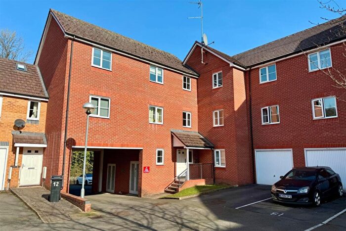 2 Bedroom Apartment To Rent In Clancey Way, Halesowen, West Midlands, B63
