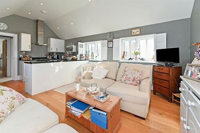 1 Bedroom House To Rent In Brewery Hill, Arundel, BN18