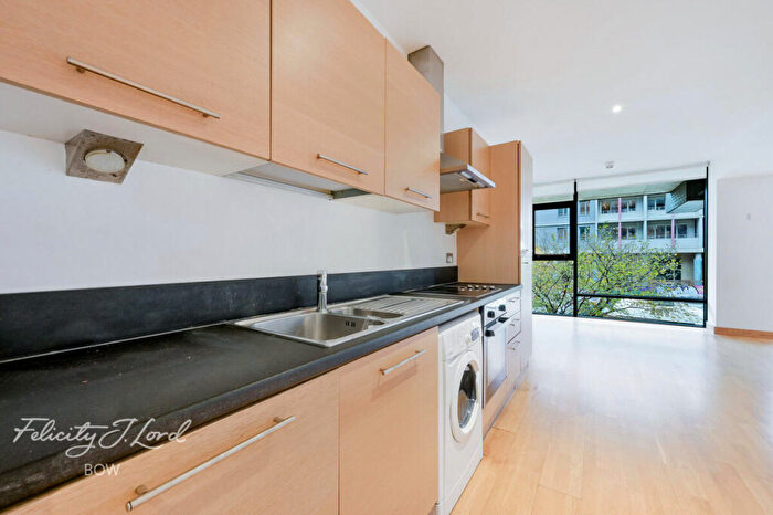 2 Bedroom Flat For Sale In Roach Road, London, E3