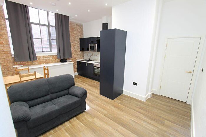 1 Bedroom Apartment To Rent In Furnished Apartment - St Michaels Road, Northampton, NN1