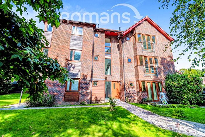 2 Bedroom Flat To Rent In Edwards Close, Kings Worthy, Winchester, SO23