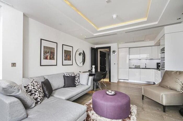 2 Bedroom Flat To Rent In Park Crescent, Fitzrovia, London, W1B