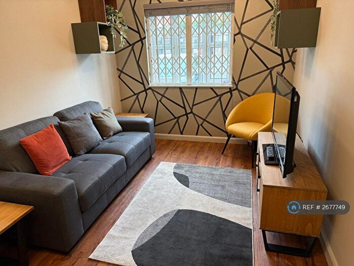 6 Bedroom Terraced House To Rent In Gadd Street, Nottingham, NG7