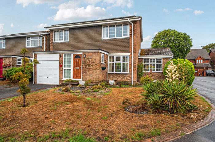 4 Bedroom Detached House For Sale In Lynden Close, Fareham, Hampshire, PO14