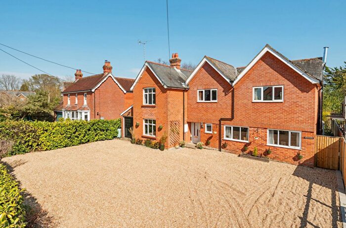4 Bedroom Detached House For Sale In Danes Road, Awbridge, Romsey, Hampshire, SO51