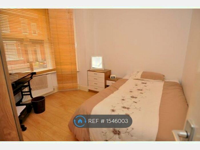 6 Bedroom Terraced House To Rent In Furness Road, Manchester, M14