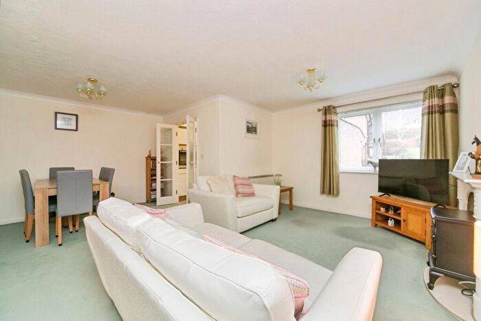 1 Bedroom Flat For Sale In Coed Pella Road, Colwyn Bay, Conwy, LL29