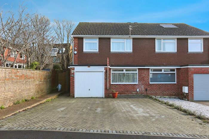 4 Bedroom Semi Detached House For Sale In Frogmore, Fareham, PO14