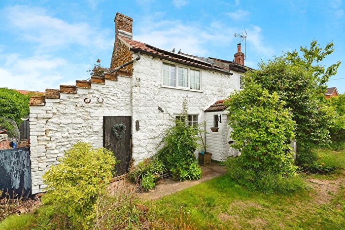 3 Bedroom Semi-Detached House For Sale In East Winch Road, Blackborough End, King's Lynn, PE32