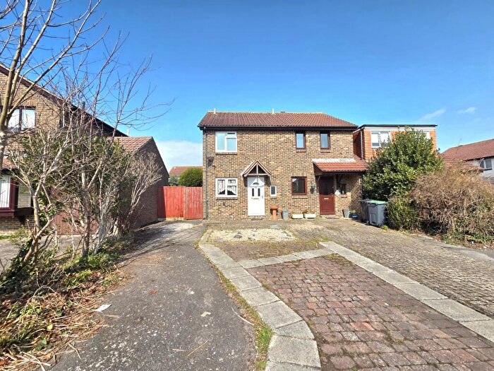 3 Bedroom House To Rent In Woodward Close, Gosport, PO12
