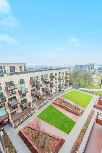 2 Bedroom Flat To Rent In Lakeside Drive, Park Royal, London, NW10