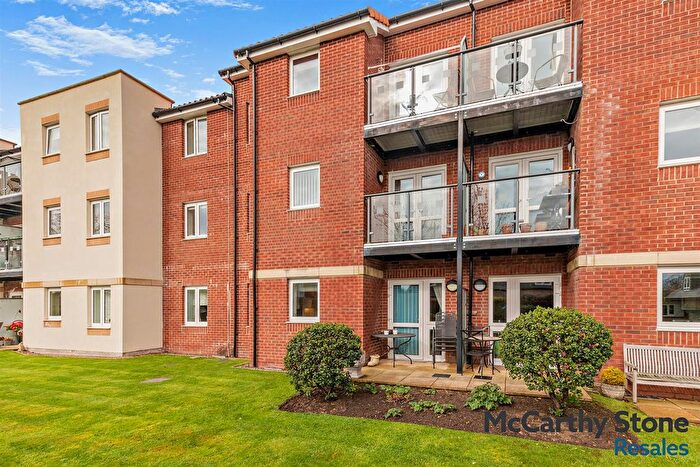 1 Bedroom Flat For Sale In Stillington Oaks, Stillington Road, Easingwold, York, YO61