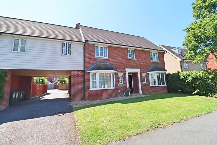 5 Bedroom Link Detached House To Rent In Queenborough Lane, Great Notley, Braintree, CM77