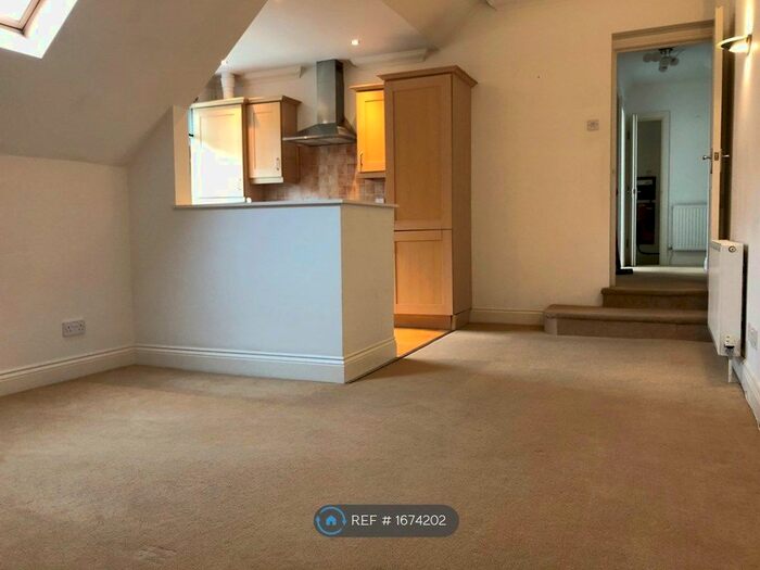 2 Bedroom Flat To Rent In Studland Road, Bournemouth, BH4