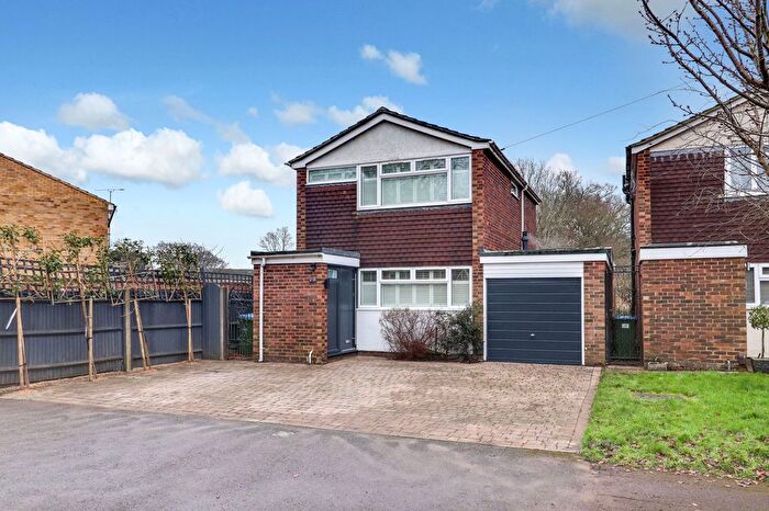 4 Bedroom Detached House For Sale In Holroyd Road, Claygate, KT10
