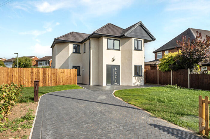 4 Bedroom Detached House For Sale In Silo Drive, Godalming, Surrey, GU7