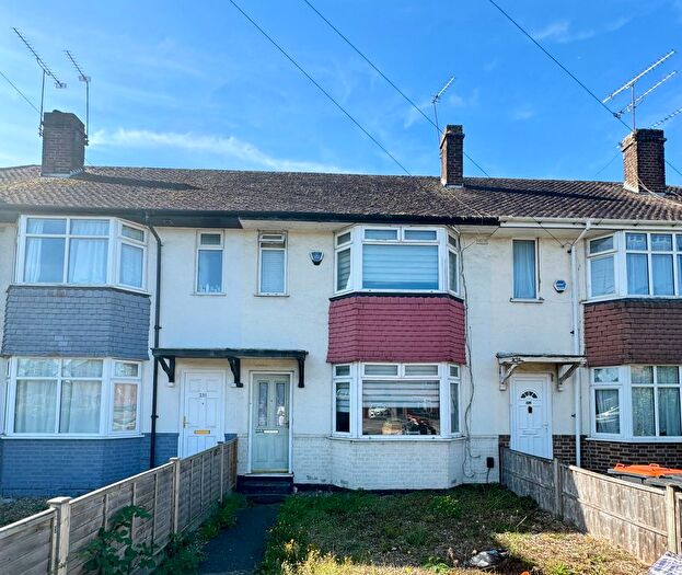 3 Bedroom Terraced House To Rent In Poynters Road, Dunstable, LU5