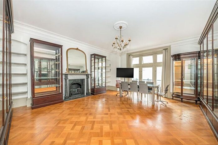 2 Bedroom Flat To Rent In Whitehall Court, Fitzrovia Amp; Covent Garden, SW1A