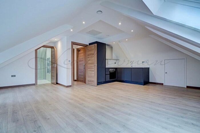 1 Bedroom Flat To Rent In Harvest Lane, Thames Ditton, KT7