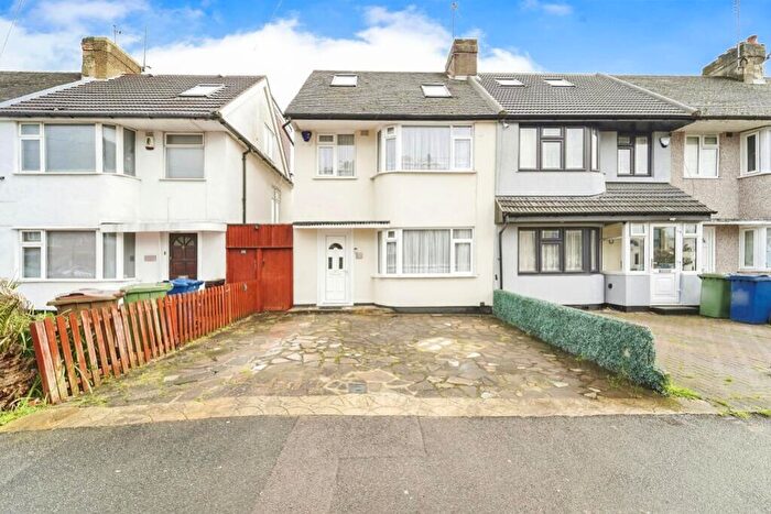4 Bedroom End Of Terrace House For Sale In Rayners Lane, Harrow, HA2