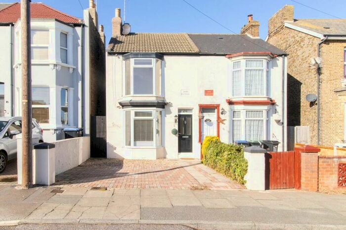 2 Bedroom Semi-Detached House To Rent In Addiscombe Road, Margate, CT9