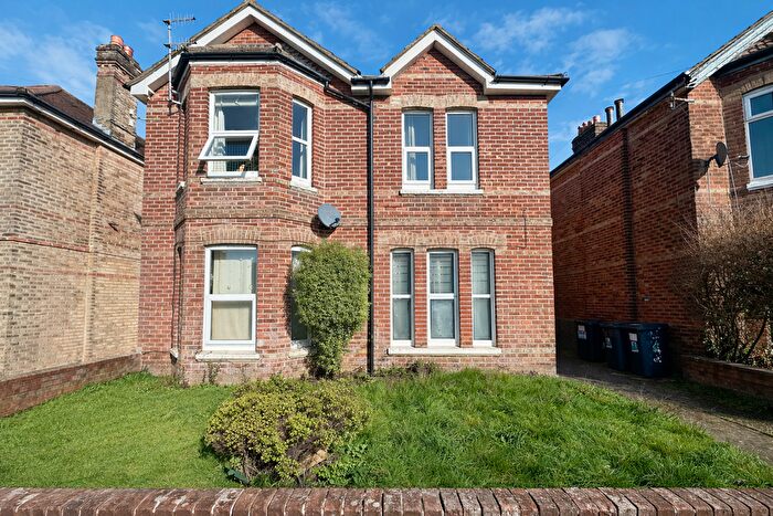 2 Bedroom Flat To Rent In Kings Road, Charminster, Bournemouth, BH3