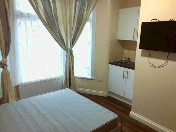 Studio To Rent In Empress Avenue, Ilford, IG1