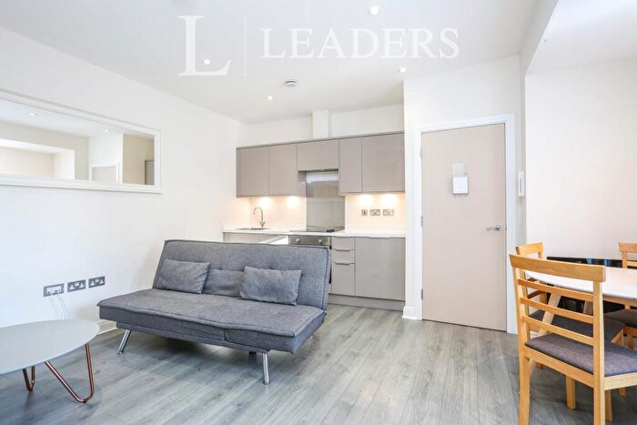1 Bedroom Flat To Rent In Station Approach, West Byfleet, KT14