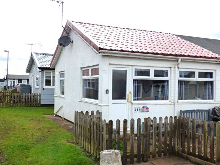 2 Bedroom Mobile/park Home For Sale In Wilsthorpe, Bridlington, YO15