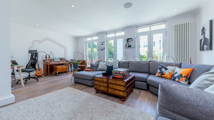 4 Bedroom Terraced House To Rent In Highgate Close, Highgate, London, N6