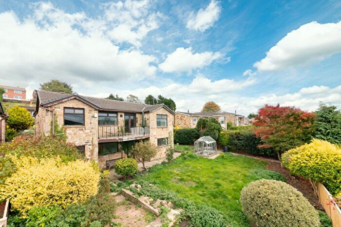 4 Bedroom Detached House For Sale In Clough Drive, Fenay Bridge, HD8