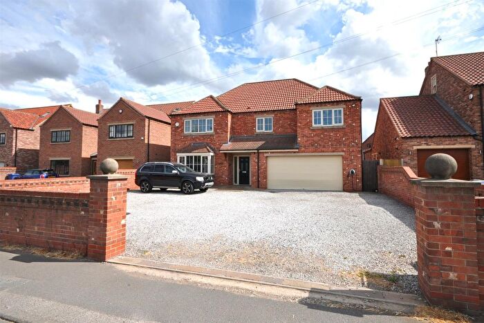 6 Bedroom Detached House For Sale In Main Street, Hatfield Woodhouse, Doncaster, DN7