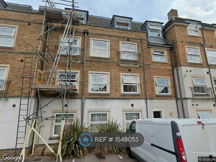 1 Bedroom Flat To Rent In Holmes Court, Maidstone, ME15